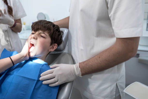 Best Emergency Tooth Extraction in Gladstone, MI